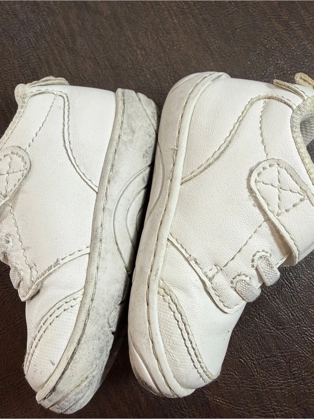 Stride Rite for Wide Feet Boys White Velcro Tennis Shoes Sz 3M